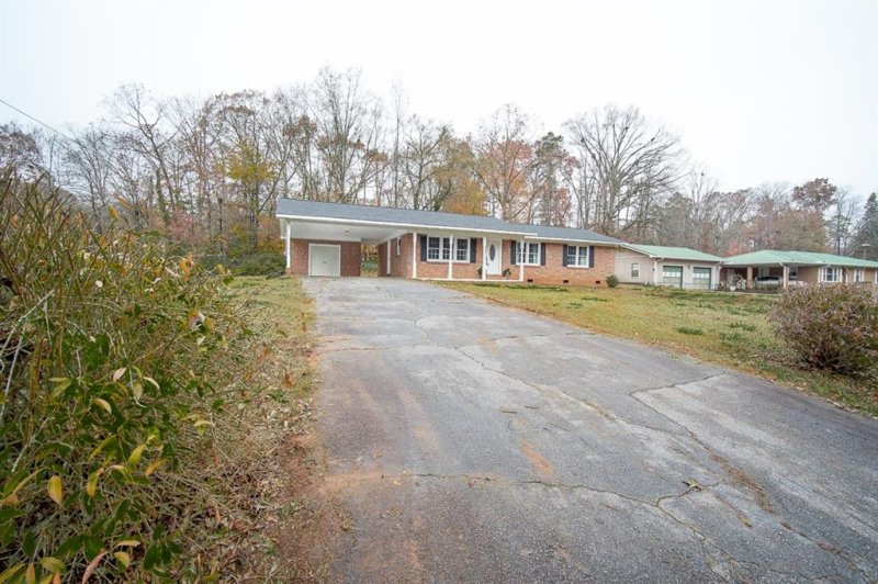 Property image 4 at 3031 Forest Drive, Seneca, SC 29672
