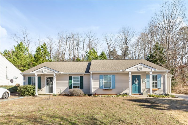 Property image 2 at 214 Tamarack Drive, Seneca, SC 29678