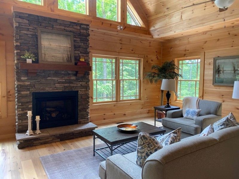 Property image 4 at 711 Scharlin Drive, Pickens, SC 29671