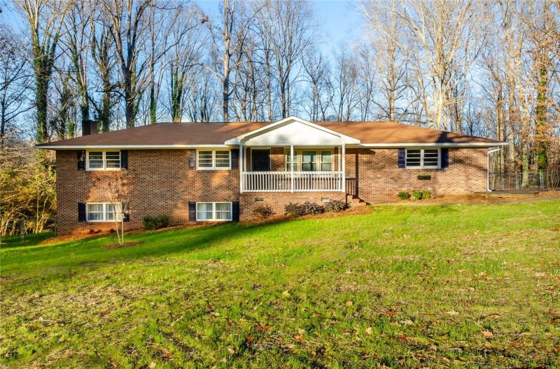 411 Ponce DeLeon Drive