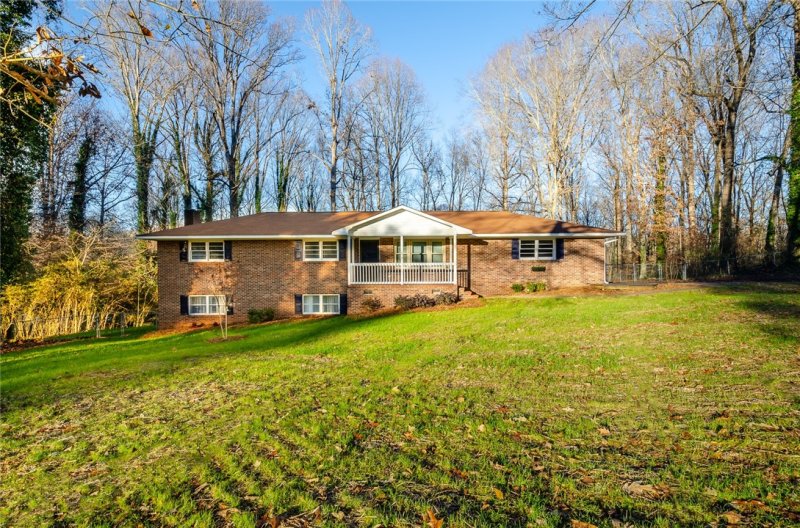 Property image 2 at 411 Ponce DeLeon Drive, Anderson, SC 29621