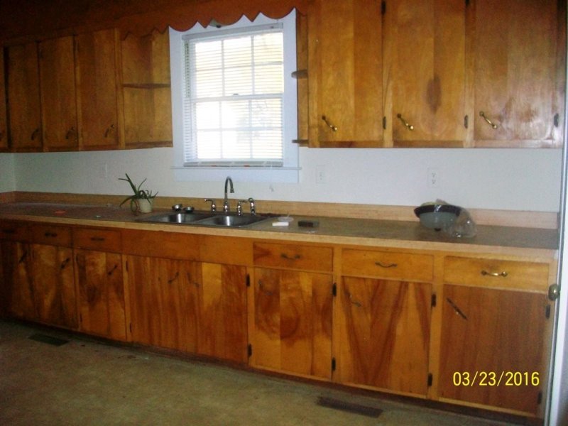 Property image 3 at 214 Wesleyan Drive, Central, SC 29630