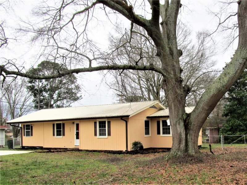 Property image 2 at 531 Stone Drive, Anderson, SC 29625