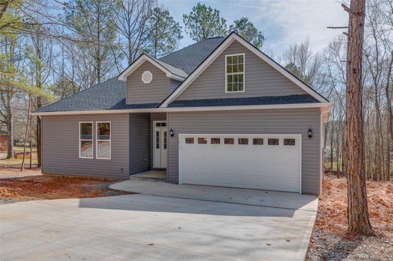 Property image 2 at 1211 Loualgia Drive, Anderson, SC 29626