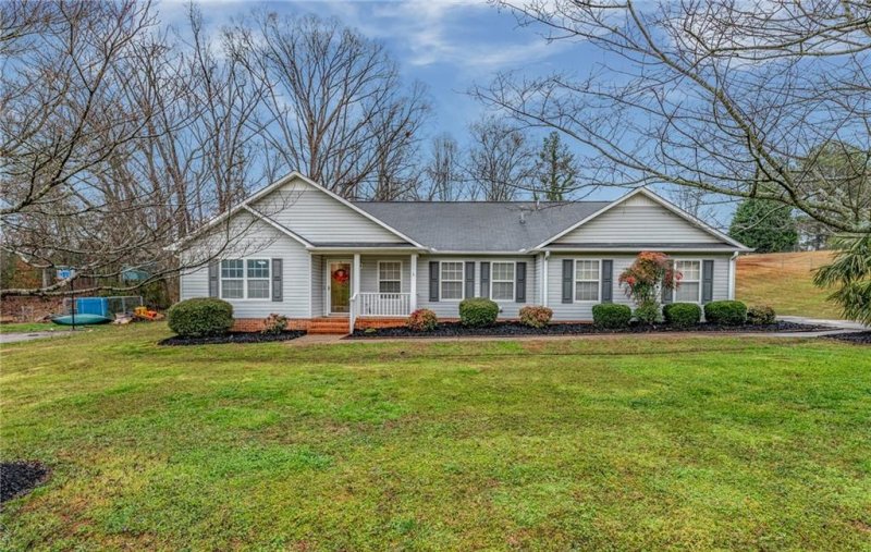 Property image 2 at 1012 Shennandoah Drive, Anderson, SC 29625