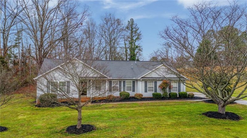 Property image 3 at 1012 Shennandoah Drive, Anderson, SC 29625