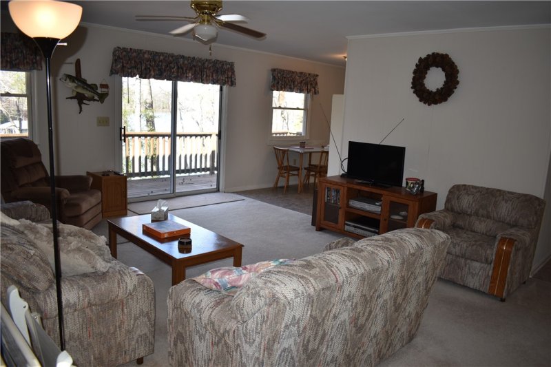 Property image 4 at 219 Lakeview Drive, Townville, SC 29689