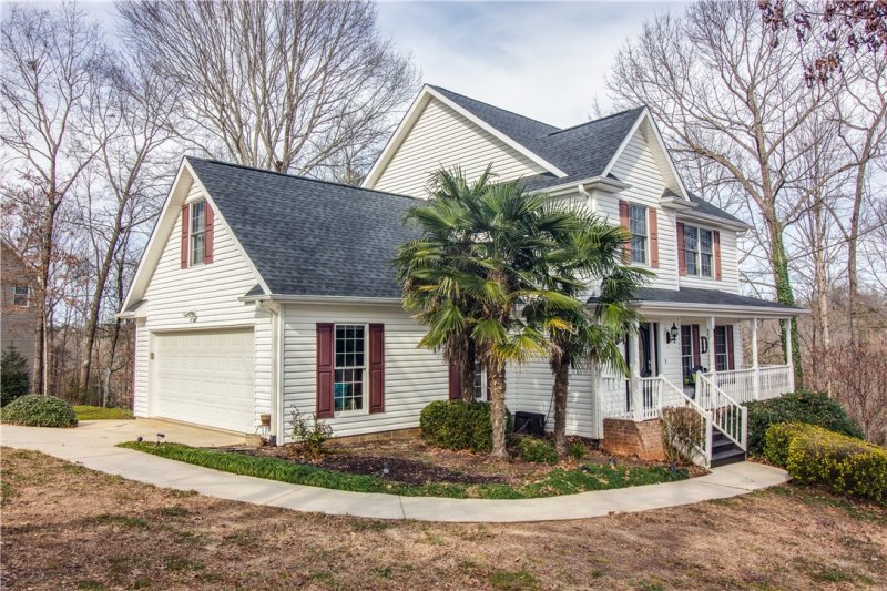 Property image 2 at 300 Summer Walk Court, Seneca, SC 29678