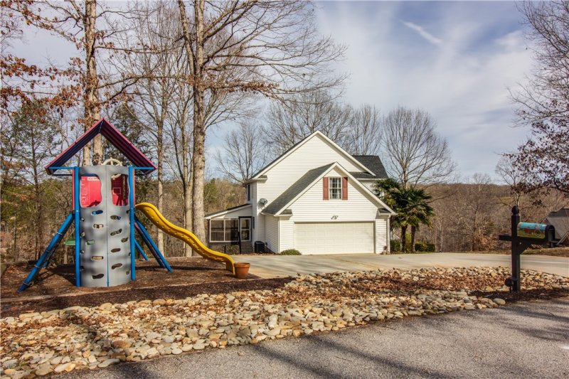 Property image 3 at 300 Summer Walk Court, Seneca, SC 29678