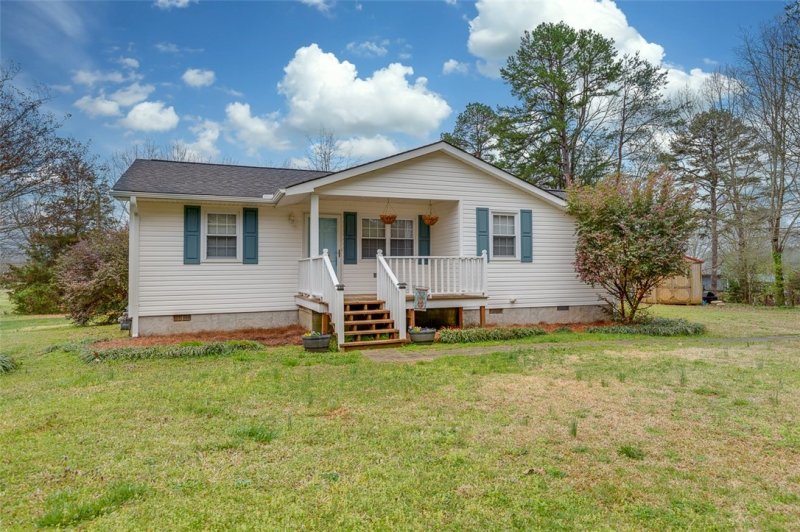 Property image 2 at 307 Kingsberry Drive, Easley, SC 29642