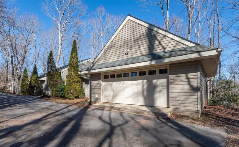 Property image 4 at 3005 Bayshore Drive, Seneca, SC 29672