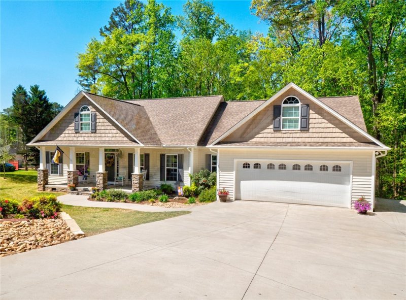 Property image 2 at 40382 Waverly Court, Seneca, SC 29678