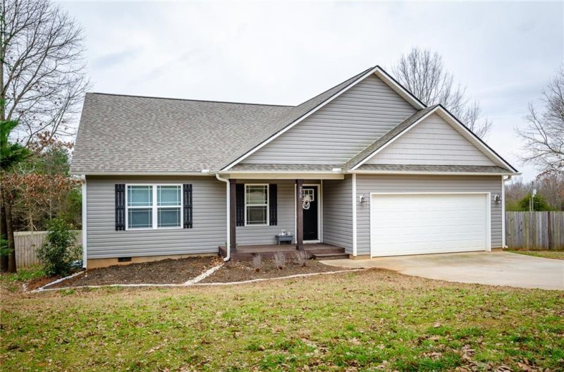 Property image 4 at 250 Hallmark Circle, Easley, SC 29640