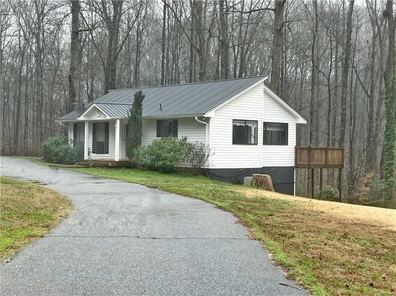 Property image 3 at 125 Brook Lane, Seneca, SC 29672