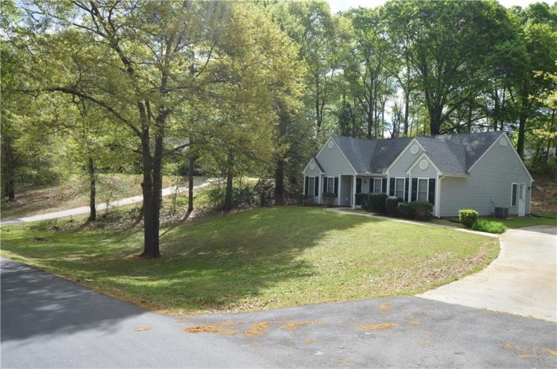 Property image 3 at 603 Walnut Way, Anderson, SC 29626