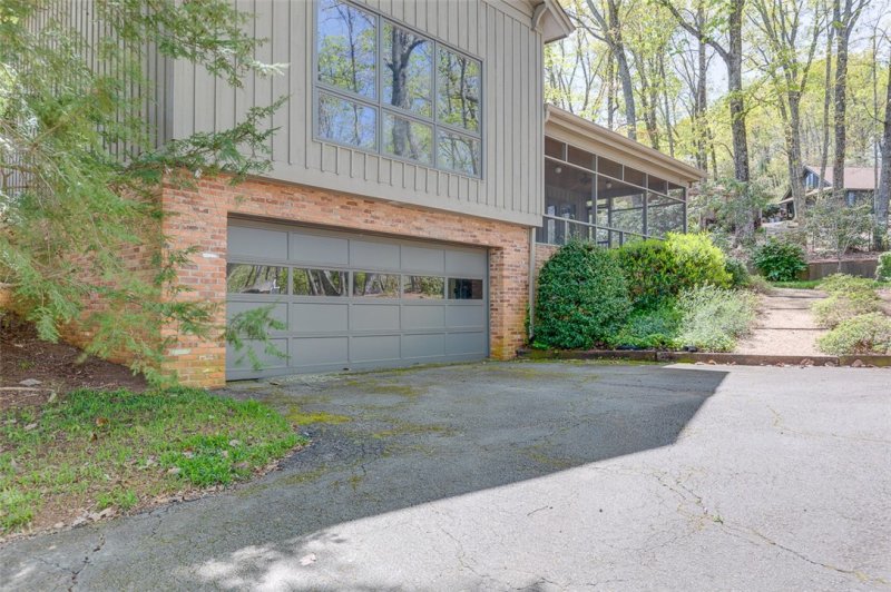 Property image 2 at 400 Bella Vista Drive, Easley, SC 29640