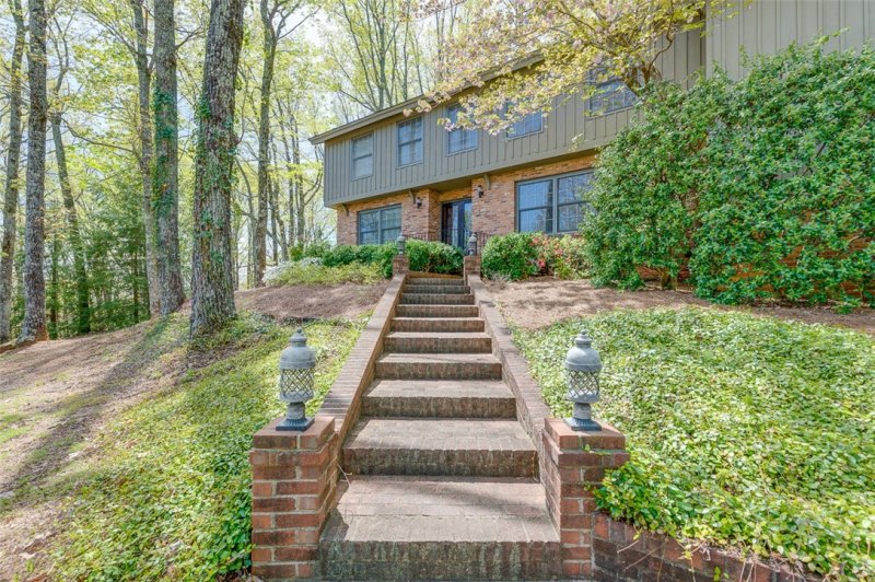Property image 3 at 400 Bella Vista Drive, Easley, SC 29640