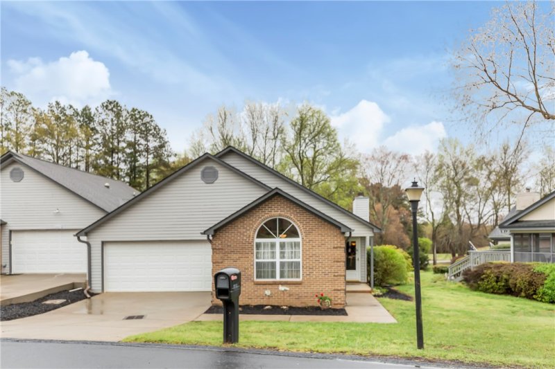 Property image 2 at 1119 Cobbs Glen Drive, Anderson, SC 29621