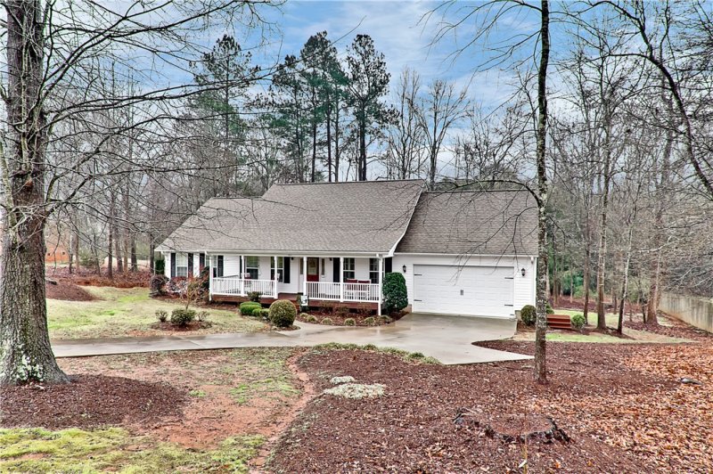 Property image 2 at 511 Quincy Road, Seneca, SC 29678