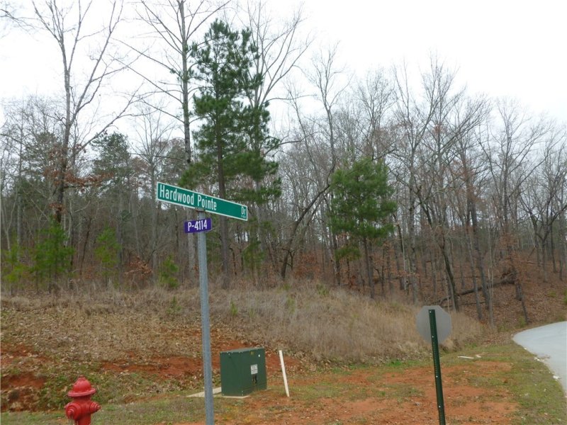 00 Hardwood Pointe Drive