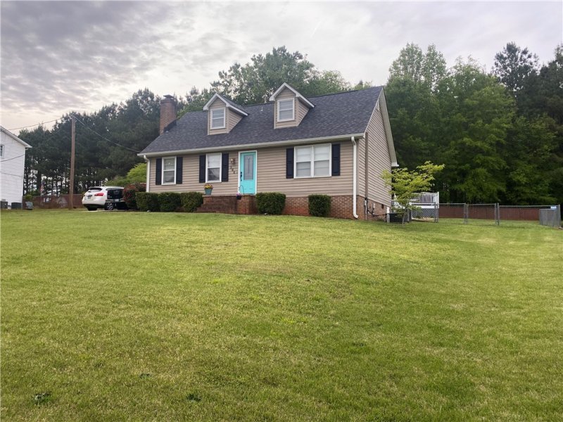 Property image 2 at 308 Forest Drive, Liberty, SC 29657