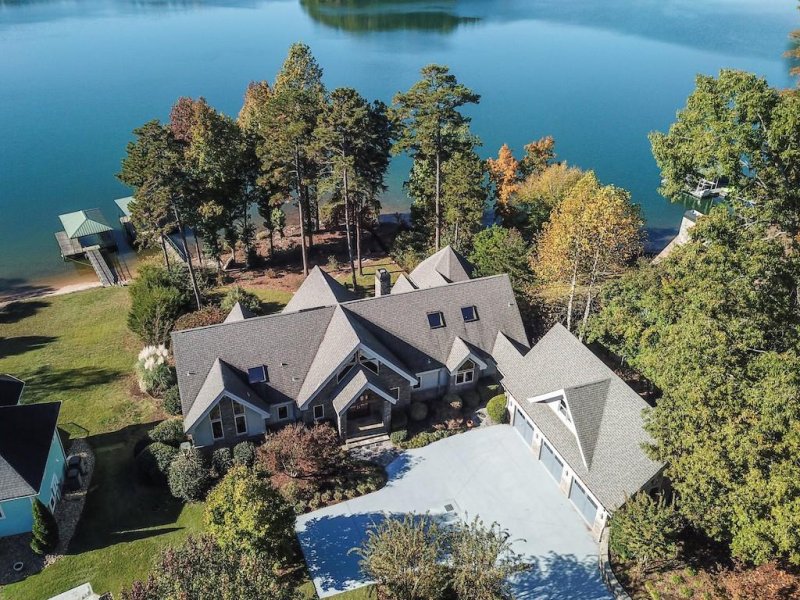 Property image 2 at 403 Bay Hill Drive, West Union, SC 29696