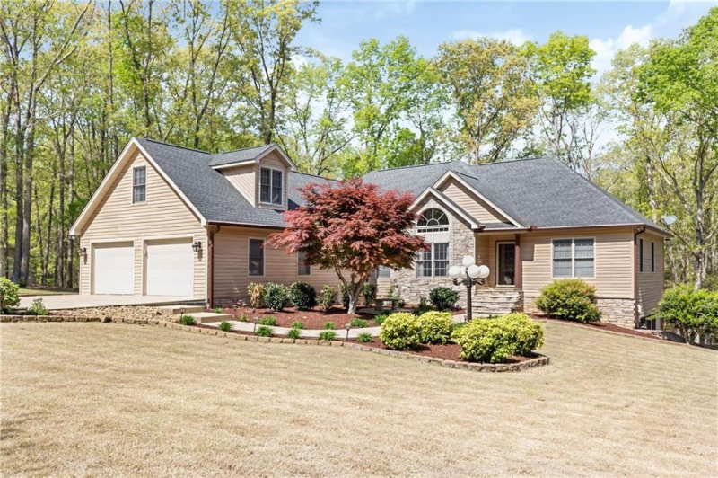 Property image 2 at 223 Brooks Drive, Townville, SC 29689