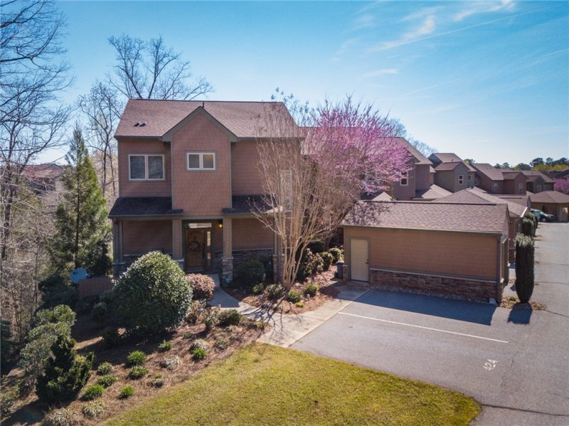 424 Sunset Point Drive