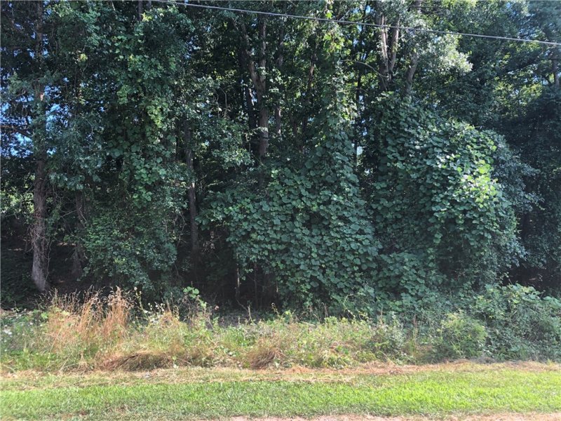 Property image 3 at 121 Edgewater Drive, Anderson, SC 29625