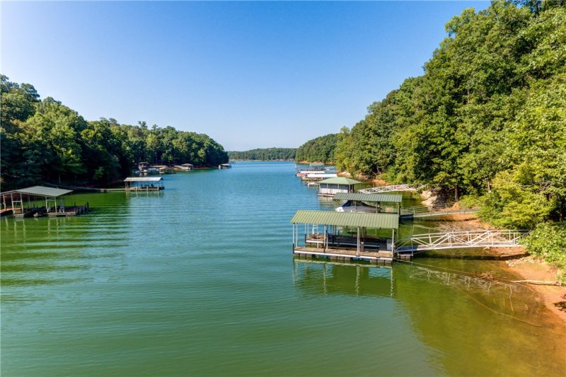 Property image 2 at 211 Sandy Point Drive, Anderson, SC 29625