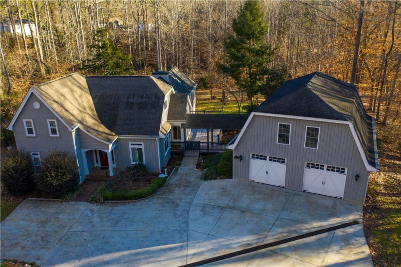 Property image 2 at 111 Delphi Drive, Seneca, SC 29672