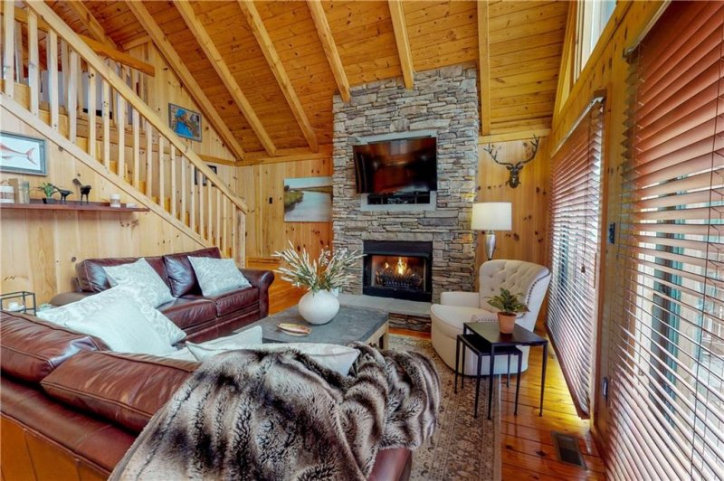 Property image 5 at 160 Harbour Point, Six Mile, SC 29682