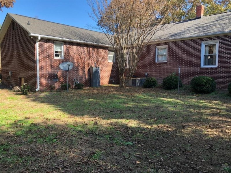 Property image 3 at 1205 81 SOUTH Highway, Iva, SC 29655