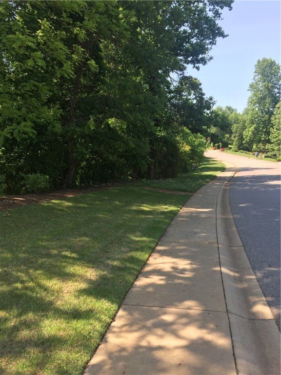 Property image 3 at 217 Winding Oaks Drive, Seneca, SC 29672