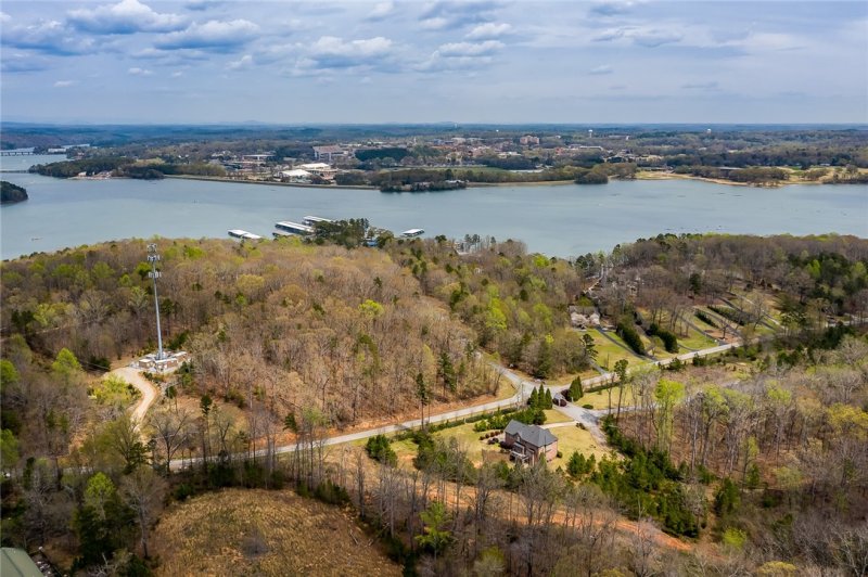 Property image 3 at 204 Landing Drive, Seneca, SC 29678