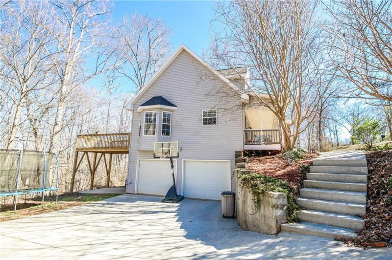 Property image 3 at 509 Fernwood Drive, Seneca, SC 29678