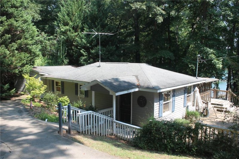 Property image 3 at 305 Robinhood Road, Townville, SC 29689