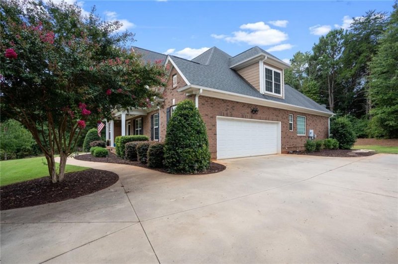 Property image 4 at 128 Creekwalk Drive, Anderson, SC 29625