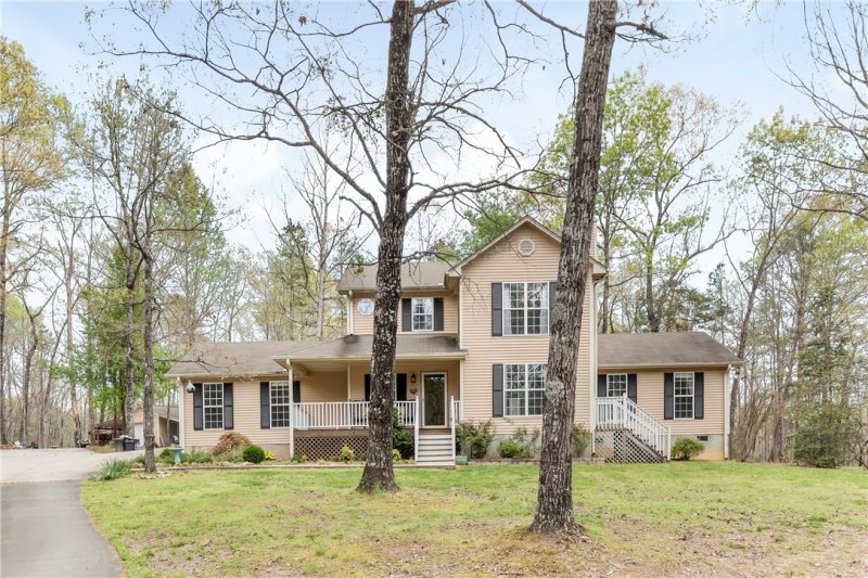 Property image 2 at 512 Red Fox Lane, Tamassee, SC 29686