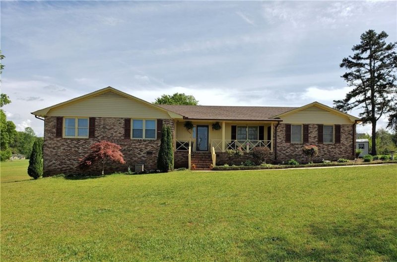 Property image 2 at 1320 Vandale Place, Anderson, SC 29626