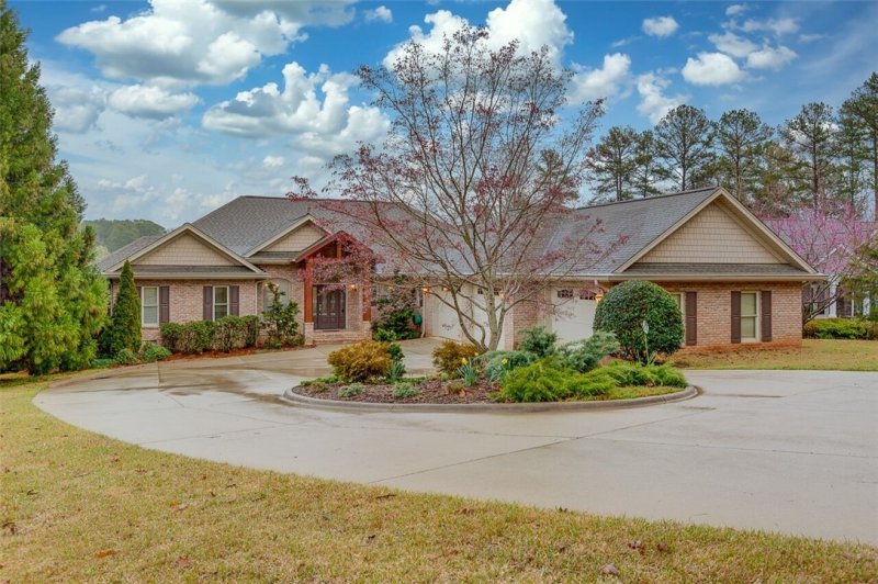 Property image 2 at 125 Abaco Lane, Seneca, SC 29672