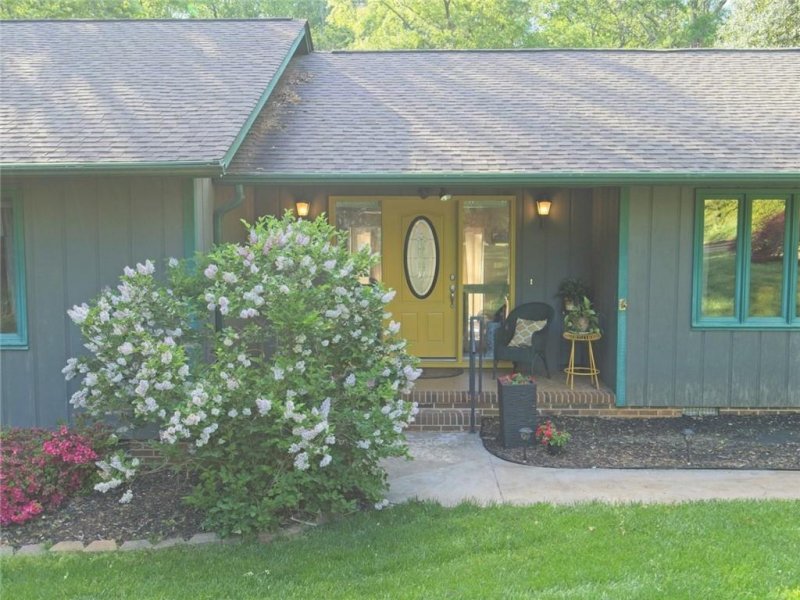 Property image 3 at 114 Cambridge Court, Easley, SC 29642