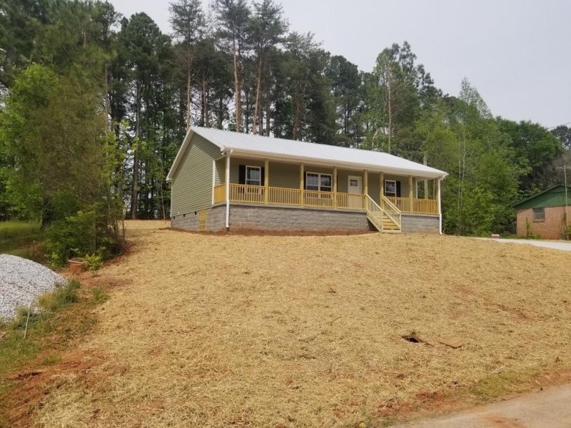 Property image 3 at 964 Avondale Drive, Seneca, SC 29672