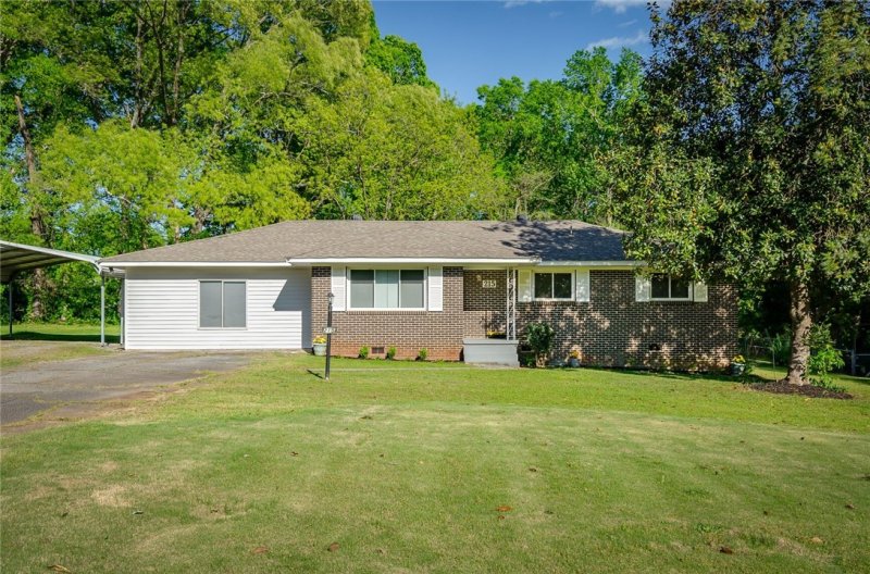 Property image 2 at 215 Brook Forest Drive, Anderson, SC 29621