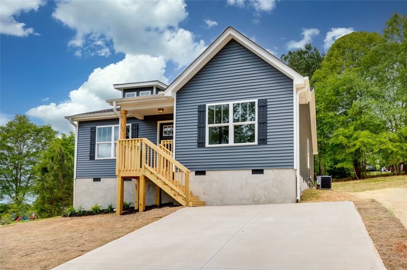 Property image 3 at 309 Walnut Drive, Pickens, SC 29671