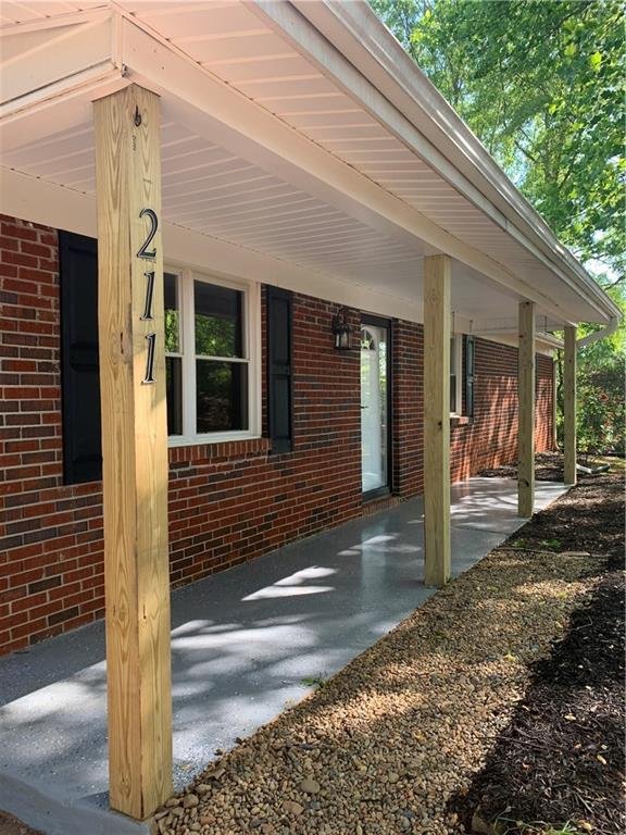 Property image 4 at 211 Skyland Drive, Westminster, SC 29693