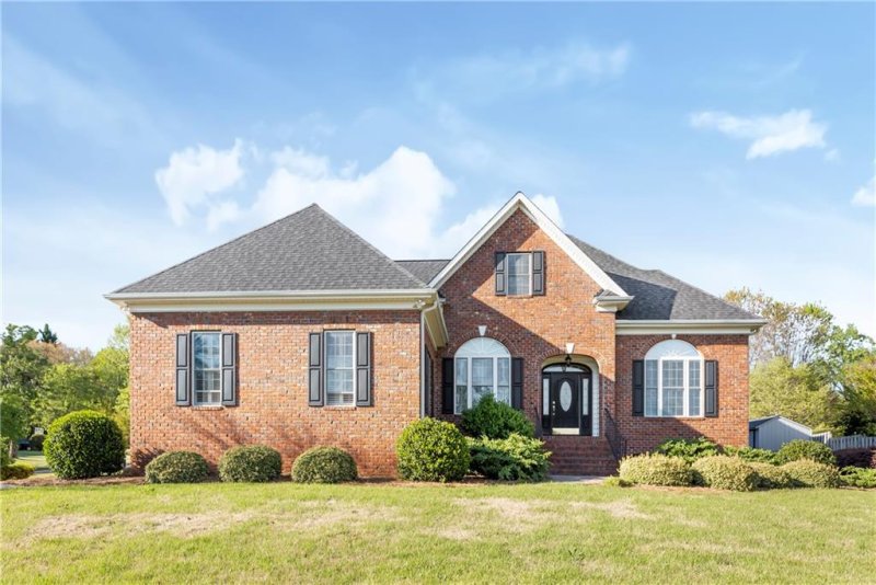 Property image 3 at 102 Club Ridge Drive, Pickens, SC 29671