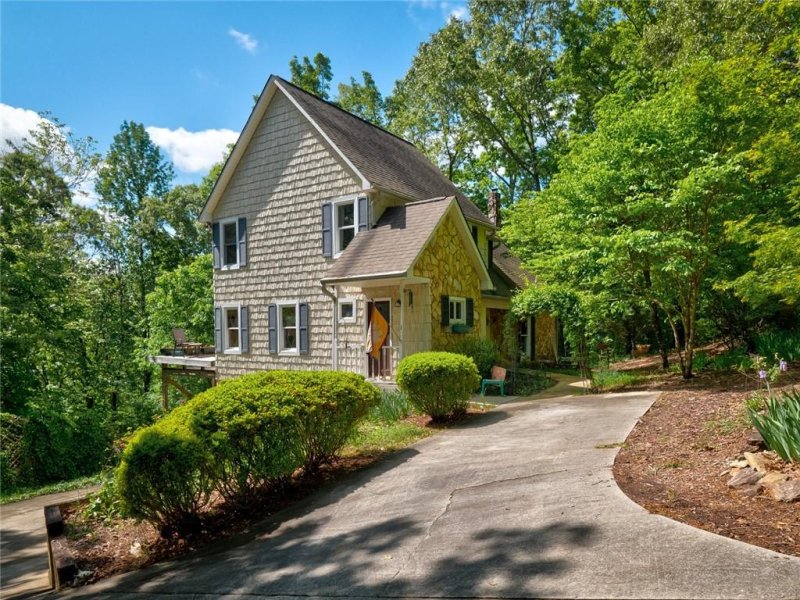 Property image 2 at 158 Berkshire Drive, Seneca, SC 29672