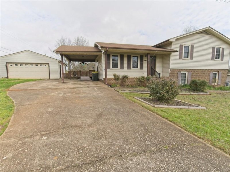 Property image 4 at 101 Dogwood Court, Piedmont, SC 29673