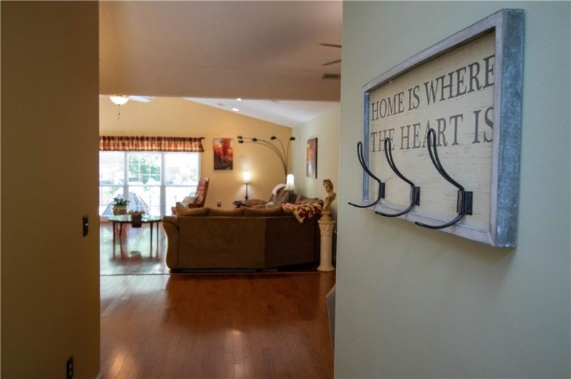 Property image 3 at 118 Summersweet Lane, Seneca, SC 29672